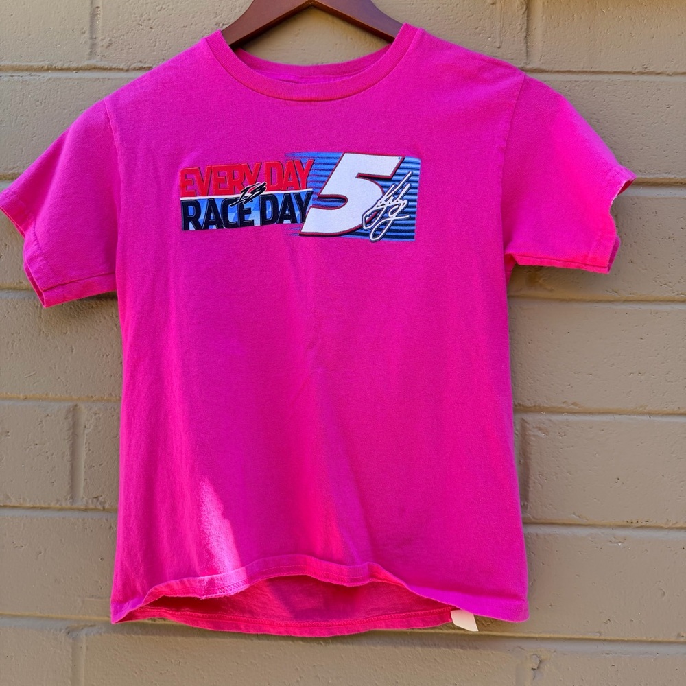 Kyle Larson Bright Pink Race Day Kids Tee‎ youth small